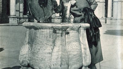 البيجوم أغاخان في زيارة مسجد محمد علي بالقلعة