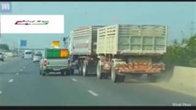 بالفيديو والصور.. تخبط شاحنة على الطريق يتسبب في حادث مروع