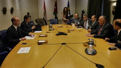 شكري يلتقي وزير خارجية إيطاليا على هامش المؤتمر الدولي لدعم الأونروا