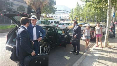 بالصور.. برشلونة يستلم 222 مليون يورو «صفقة نيمار»