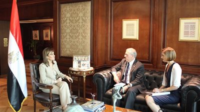 وزيرة التعاون تلتقى منسق الوكالة الأمريكية للتنمية الدولية