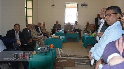 بالصور.. «محلب» يتفقد منجم ذهب الفواخير في مدينة القصير