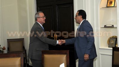 بالصور.. وزير الإسكان يستقبل وفد رجال أعمال ومسئولين فرنسيين