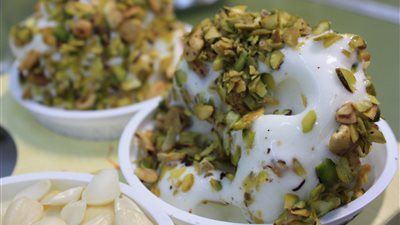 طريقة عمل «البوظة العربية بالفستق»