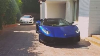 بالفيديو.. محمد رمضان يستعرض سيارتيه عبر «إنستجرام»