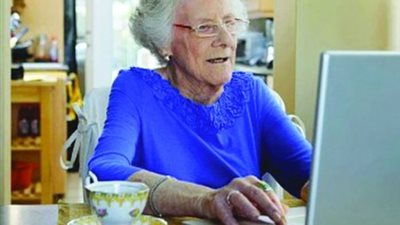 استخدام كبار السن لمواقع التواصل يساعدهم في خفض فرص ضغط الدم