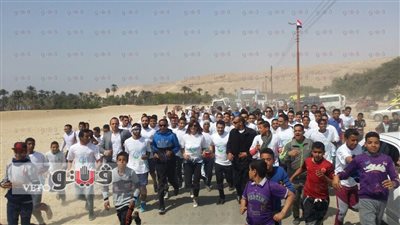 بالصور.. وزيرة الهجرة ومحافظ المنيا في جولة سياحية بمقابر تل العمارنة