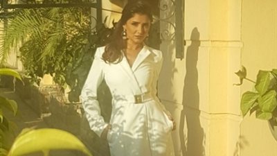 مي عمر تتألق بإطلالة بيضاء عبر «إنستجرام»