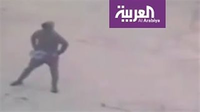 بالفيديو.. طقوس غريبة للص قبل السرقة