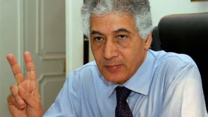  الدكتور احمد جلال
