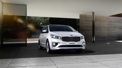 «كيا» تعيد طرح سيارة كرنفال 2019 بتحديثات جديدة (صور)