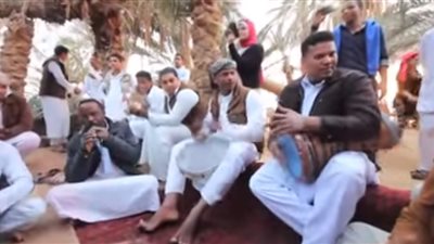 طقوس الزواج في واحة سيوة  شكل تانى.. «فتيات الأمازيغية» الأقل مهرًا على مستوى الجمهورية.. العريس لايحضر عروسه من بيت والدها ليلة الزفاف.. و«الجمار» هدية الشاب لحماته