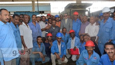 وزير القوى العاملة يلتقي عمال «السبائك الحديدية والنصر للتعدين» بإدفو