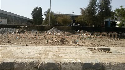 بالصور.. مافيا المخلفات تستولي على أماكن تجمع القمامة في قنا «تقرير»