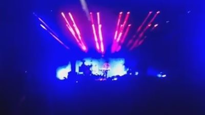 بالفيديو.. إسلام شيبسي يتألق في «بولندا» بفرقته «E.e.k»