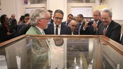 وزير الآثار يفتتح معرض «الحياة في الموت» بالمتحف المصري (صور)
