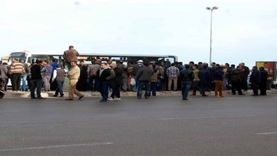 200 شخص يقطعون «دائري أثر النبي» اعتراضا على إزالة منازلهم