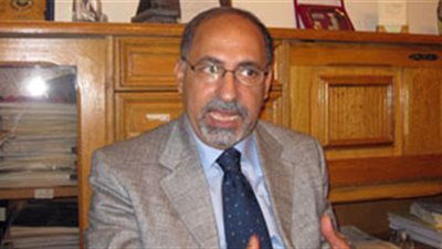 حقيقة التمويل الأجنبي للمراكز البحثية.. مصطفى السيد: الأبحاث العلمية ممولة من الخارج.. و«الصباغ» يرد: «غير صحيح».. التعليم العالي والبحث العلمي المسئول الأول.. واقتصاد المعرفة يؤدي