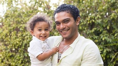 بالفيديو.. قصص الفنانين مع مرض أبنائهم الصغار.. «آسر ياسين» يحكي تجربة نقل ابنه للمستشفى بعد سقوطه على رأسه.. قصة مأساوية يعيشها «أمير كرارة» مع نجلته.. و«يسرا اللوزي» ال