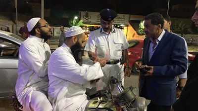 بالفيديو.. مدير أمن الإسماعيلية يعاتب شبابا لحيازتهم بانجو: «ليه كده»