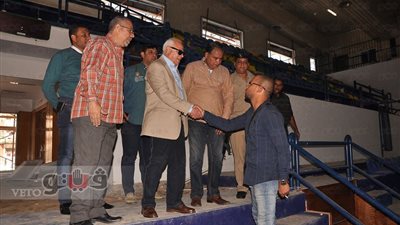 بالصور.. محافظ بورسعيد يتابع العمل بالقرية الأوليمبية