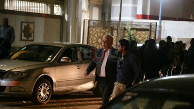 أشرف زكي في عزاء الإذاعية شذا الجمال (صور)