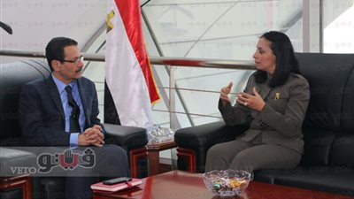 رئيس اقتصادية قناة السويس يستقبل وفد المجلس القومى للمرأة