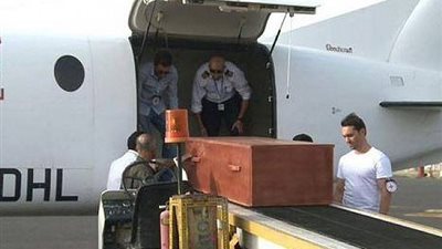 مطار القاهرة يستقبل جثمان مصري توفي بالسعودية