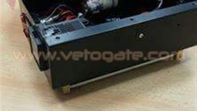 بالصور.. ضبط 30 سماعة تجسس و90 كارت فك شفرة في مطار القاهرة