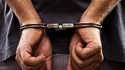 ضبط عاطلين لاتهامهما بسرقة سيارة في الغردقة