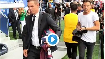 بالفيديو.. لحظة دخول نيمار ملعب حديقة الأمراء بعد التوقيع لسان جيرمان