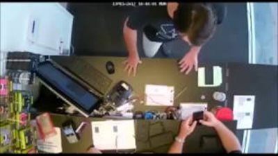 بالفيديو.. لحظة انفجار هاتف «آيفون 6» في يد صاحبه