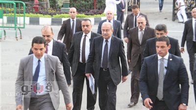 بالصور.. شريف إسماعيل يرضخ لضغوط البرلمان ويحضر للمجلس