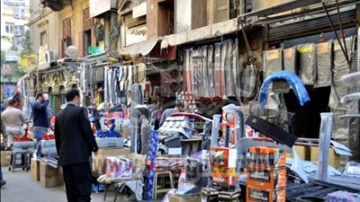 تجار التوفيقية يستعدون بالشوم لحماية محلاتهم