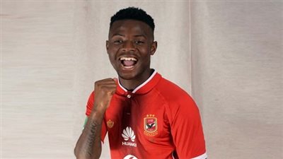 باكا يتخلف عن مران مستبعدي الأهلي أمام الرجاء 45 دقيقة