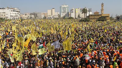 طلاب حركة فتح تعدم دمية للمرشد الإيراني