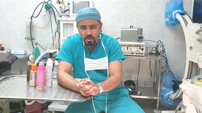 طبيب يقدم 4 نصائح للوقاية من سرطان الثدي الناتج عن مزيل العرق (فيديو)