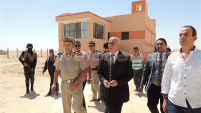 بالصور.. مدير أمن المنيا يتفقد الخدمات بكمين الشيخ فضل