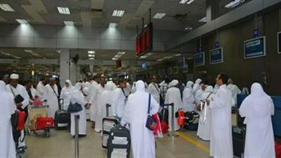 «مصر للطيران» تطرح 156 ألف مقعد خلال عمرة رجب وشعبان