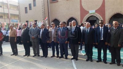 بالصور.. وزير التنمية المحلية يتفقد مدرسة بورسعيد الثانوية بنات