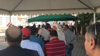 توافد المصريين بالإمارات للتصويت في الانتخابات الرئاسية (صور)