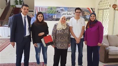 المصريون في سلطنة عمان يدلون بأصواتهم بالانتخابات الرئاسية (صور)