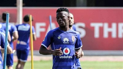 الإجهاد وراء عدم مشاركة باكا بتدريبات الكرة بمران الأهلي