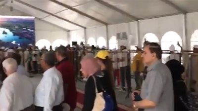 إقبال كثيف للمصريين في الكويت للتصويت بالانتخابات الرئاسية (فيديو)