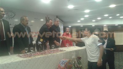 بالصور.. الخطيب وشوبير يكرمان منتخب كرة الهدف للمكفوفين