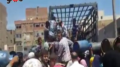 بالفيديو.. غضب أهالي «بردين» لاستمرار أزمة انابيب الغاز بالشرقية