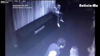 بالفيديو.. لحظة مقتل شاب غيور حاول إنقاذ فتاة من تاجر مخدرات