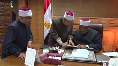 بالفيديو.. ​وكيل الأزهر يعتمد نتيجة شهادات القراءات