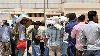 الكويت تبدأ الاستغناء عن موظفي الحكومة الوافدين أبريل المقبل