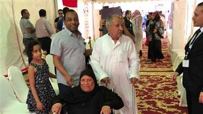 كبار السن يشاركون في الانتخابات الرئاسية بالرياض (صور)